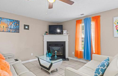 Spectacular Quiet Townhome with Modern Comfort - Foto 9