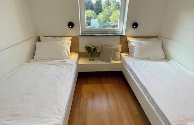 Premium levant 211 Marina Apartment - Photo 2