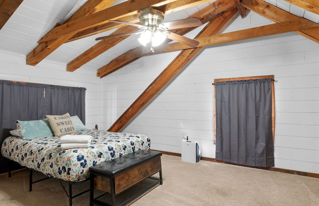 Cabin in the Trees, Hot Tub, Fire Pit - Foto 33