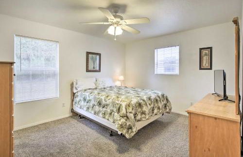 Home with Yard 1 Mi to Indian Rocks Beach and Golf - Foto 8