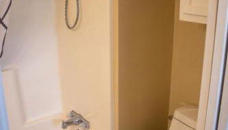 Clyde's Cabin with a private Hot Tub - Foto 3