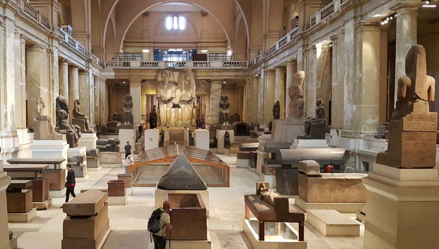 O espetacular interior do Museu Egípcio do Cairo