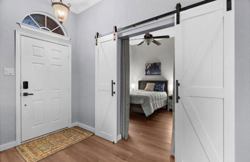 Large Luxury 4-BR Home EPIC GameRoom! Lighted Deck & Grill! - Foto 19