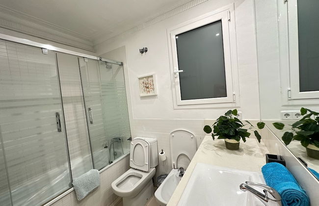 Rooms Gran Via - Photo 25