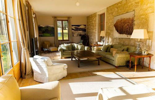 Chateau d 'Echenevex, Geneva - Foto 12