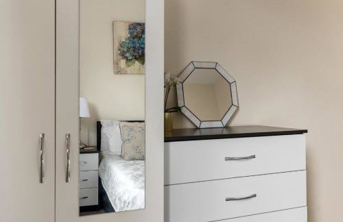 The Victoria - Quaint Victorian Home With Free Parking - Foto 8