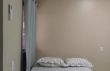 Check-in AUTÔNOMO, churrasqueira em Casa! Acesse 2ar, 2q,2B, pague 4 ou mais hóspedes, até 6 camas e tem pátio, garagem, roupa de cama, máquina de lavar roupas, portão eletrônico, todos privativos! Desconta duração! Entrada 15h adiante, inclusive madruga - Foto 16