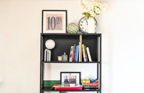 Stylish 2 bed 2 bath apt in Wembley - Foto 38