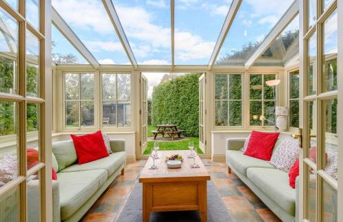 5 Bed in Godshill NFL35 - Photo 3