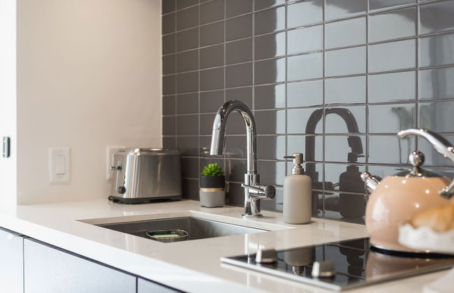 QuickStay - Class in Yorkville (Yonge & Bloor) - Photo 7