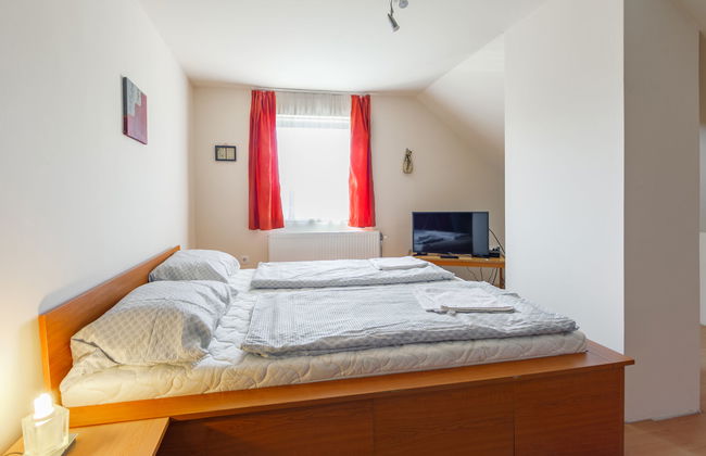 4 bedroom House in Kőröshegy with garden and terrace - Photo 14