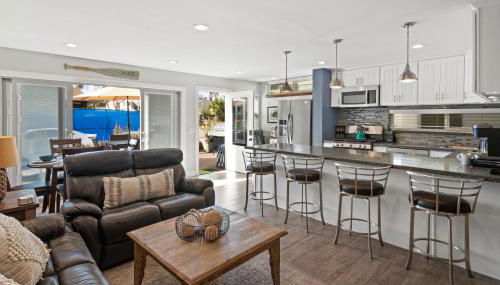 Stunning Beach Home - large patio, parking, ac & dog friendly! - Foto 4