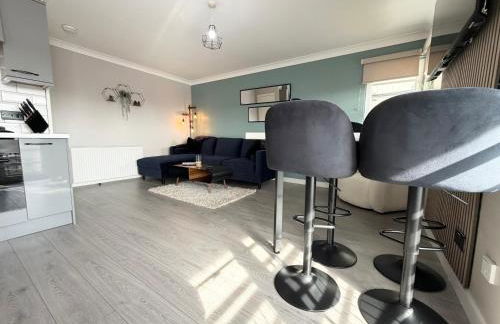 Bathgate Penthouse near Edinburgh - Photo 9