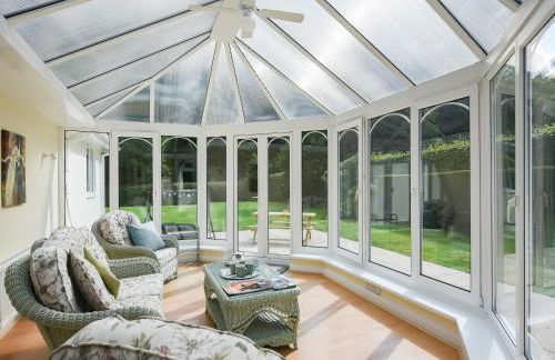 The Bungalow - Photo 2