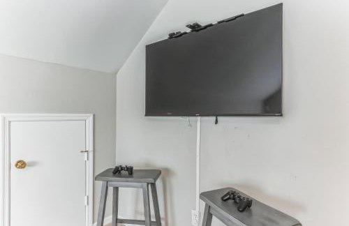 Country Haven - Hot Tub & Pool! Game Room, King Beds, Mins 2 dwtn - Foto 50