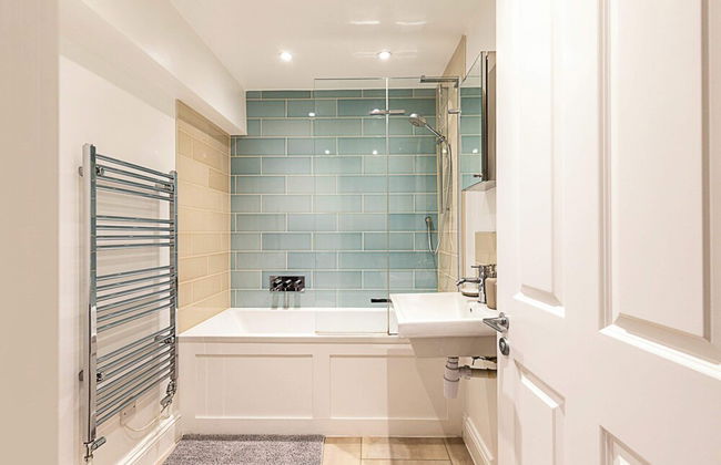 Charming and Modernised Edwardian Flat - Photo 14