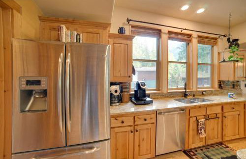 'Moose Lodge' Cabin w/ Entertainment Gazebo! - Foto 12