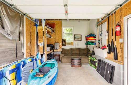 Waterfront Home With Boat Dock & Study - Photo 35