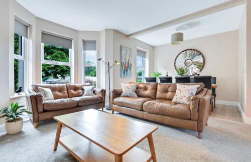 Quay House, North Coast 6 bedroom holiday home - Photo 1