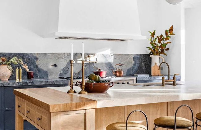 Muskoka Luxe Retreat With Pool Spa Fire Pit - Photo 27