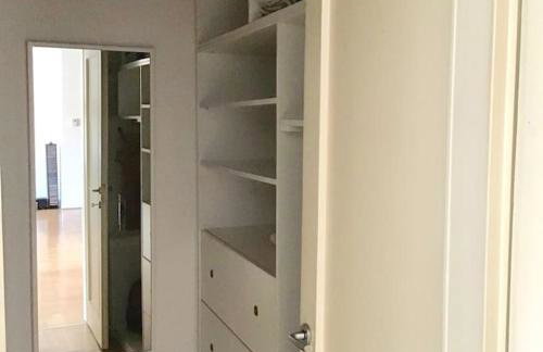 Spacious 3BR/2BT Apartment with A/C in City Center - Photo 19