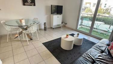 Confort, résidence sécurisée, garage ! - Foto 2