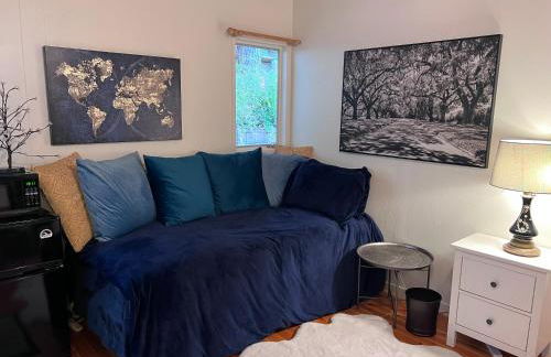 Arcata Forest Retreat Peaceful Redwood Suite 5 min to Downtown Arcata w Private Patio Fountain & Fire Pit - Foto 16