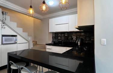 Casa a 1 km andando até a praia, barra sul de Balneário Camboriú - Foto 1