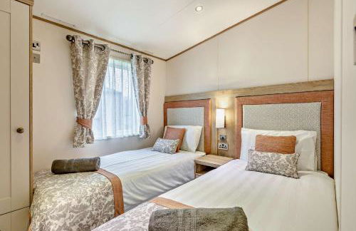 Binky Lodge Stylish Cosy 3-Bedroom Holiday Lodge Hoburne Naish Barton on Sea - Photo 5