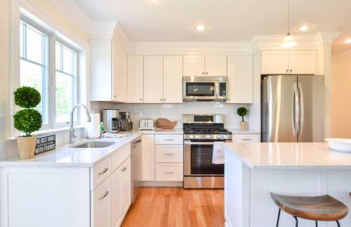 Spacious Game Room Close to Nauset Beach - Photo 2