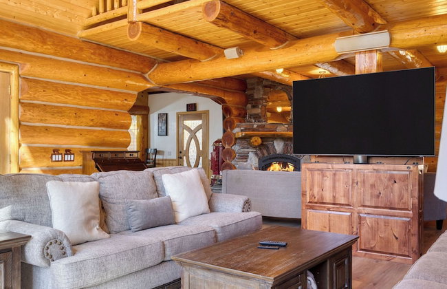 Pinetree Place by Avantstay Group Cabin w/ Hot Tub Minutes to the Lake - Photo 91