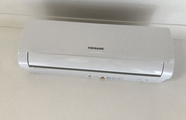 Sleek Stylish Modern Close to Airport - Foto 18