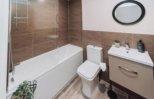 2 Bed 2 Bath Apartment Close to City Ctre Sleeps 5 -Free Parking - Foto 22