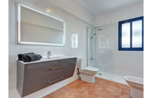 Villa Optimist Rubicón piscina climatizable, frente al mar - Photo 10