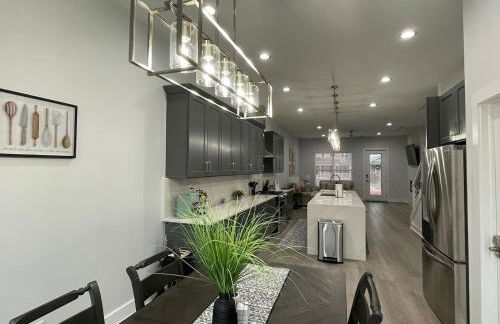 Modern 4 Bedroom 5 Bath Townhome Downtown Indpls 2230 - Foto 1