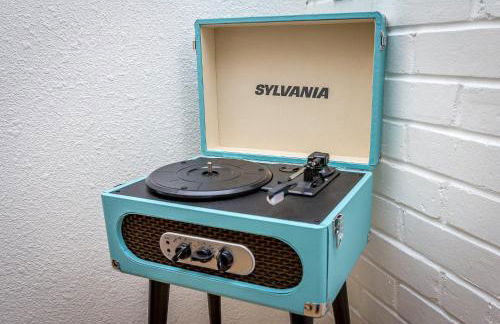 Retro Casita on the River! only 1 min to SNP gate! Riverfront with swimming - Foto 6