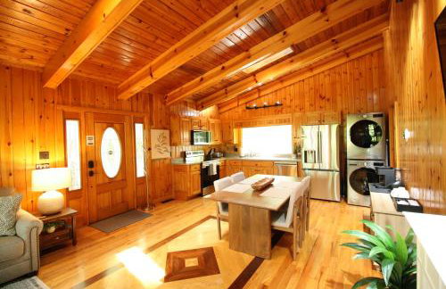 Haus in the Heart of Helen - Vacation Suites - Foto 43