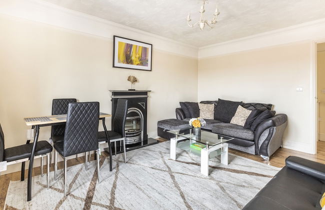 2 Bed Apartment Sleeps 5 - Free Parking, Balcony - Photo 11