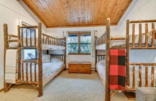 6 Mi to Skiing! Hot Tub Hideaway in Seven Devils - Foto 28