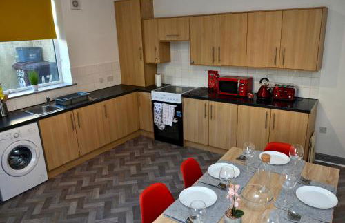 Modern 3 bed home, Free Parking, Free Netflix and WIFI - Foto 13