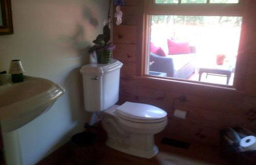 Bed and Breakfast Cabin for Weekend Getaway near Millbrook, New York - Photo 14