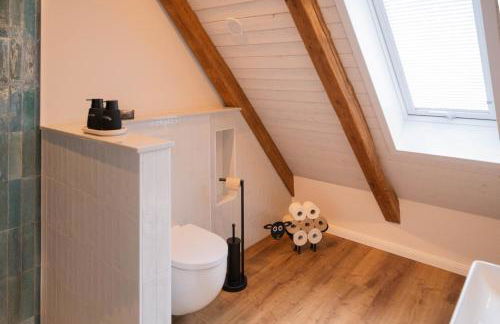 Traumhafte Ferienwohnung am Park, großer Balkon, voll ausgestattete Küche, Schreibtisch, WiFi, Smart TV, Carport, Wallbox, Fahrräder - Foto 41