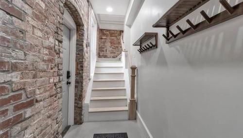 Carriage House Loft - King Bed and Garage Parking - Foto 2