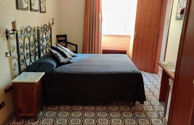 Nicolas Inn - Photo 12