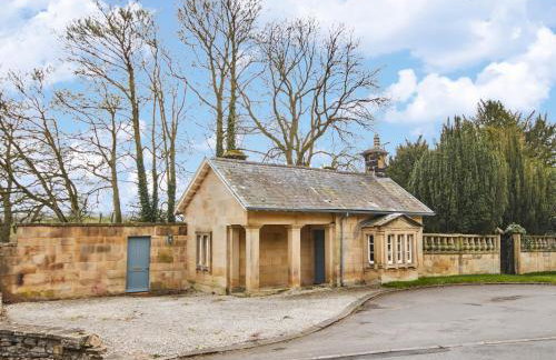 North Lodge - Photo 1