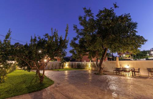 Walnut House - Peaceful Private Garden - Photo 33