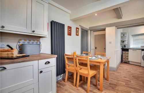 3 Bed Countryside Cottage in Harrogate with free parking and strong wifi - Photo 13