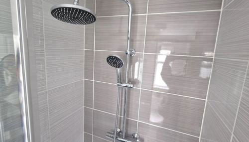 Private Garden Studio near London free Freeparking - Foto 5, Shower