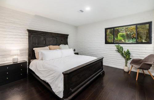 5BR Oasis with Pool, Arcade, Sauna - Photo 19