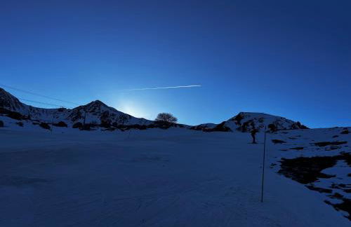 HERITAGE APARTMENTS CERDANYA al carrer Major i parking - Foto 43